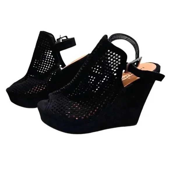 Chinese Laundry Black Peep Toe Wedge Sandals Perforated Slingback Size 8 Y2K 90s - Picture 2 of 7